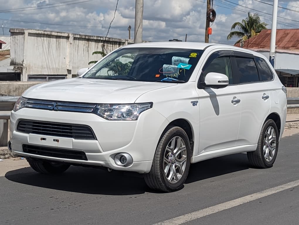Mitsubishi Outlander for Sale in Tanzania