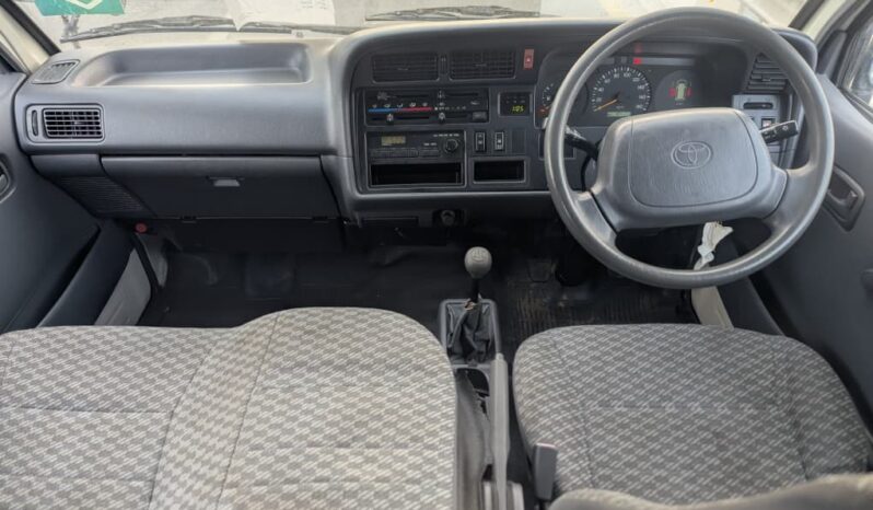 
								Toyota Hiace old model price full									