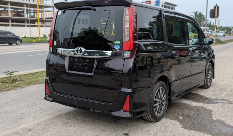 
Toyota Noah Hybrid for sale full									