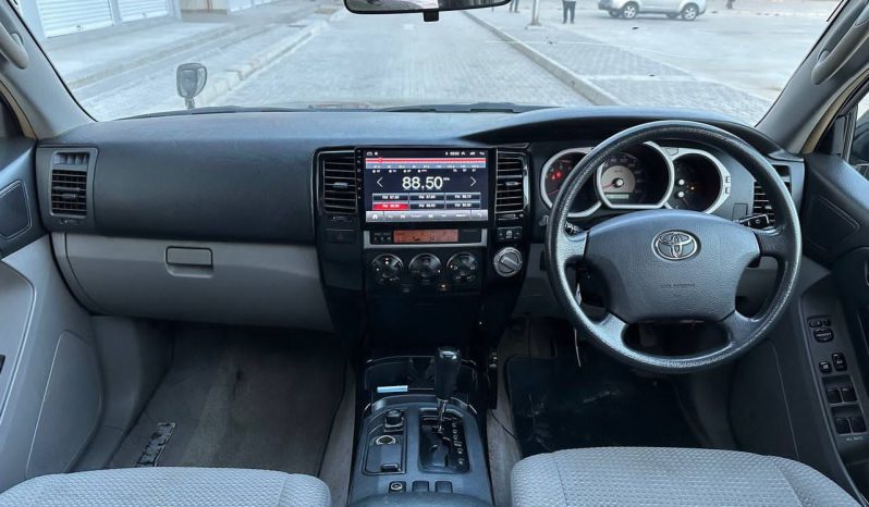 
Toyota Hilux Surf full									