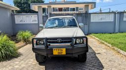 
Toyota Hilux full									