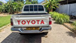 
Toyota Hilux full									