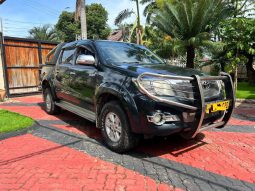 
Toyota Hilux double cabin full									