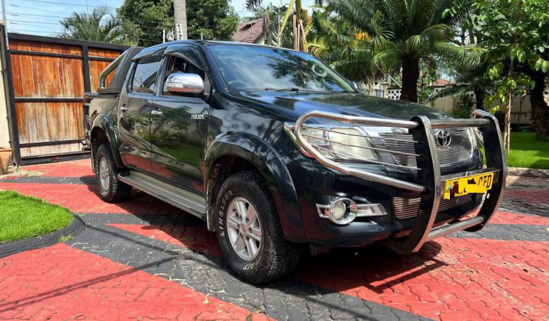 
Toyota Hilux double cabin full									