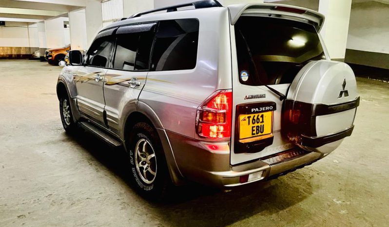 
Mitsubishi Pajero full									