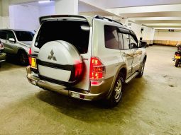 
Mitsubishi Pajero full									