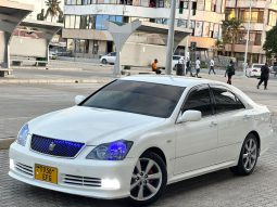 used toyota crown athlete for sale in dar es salaam