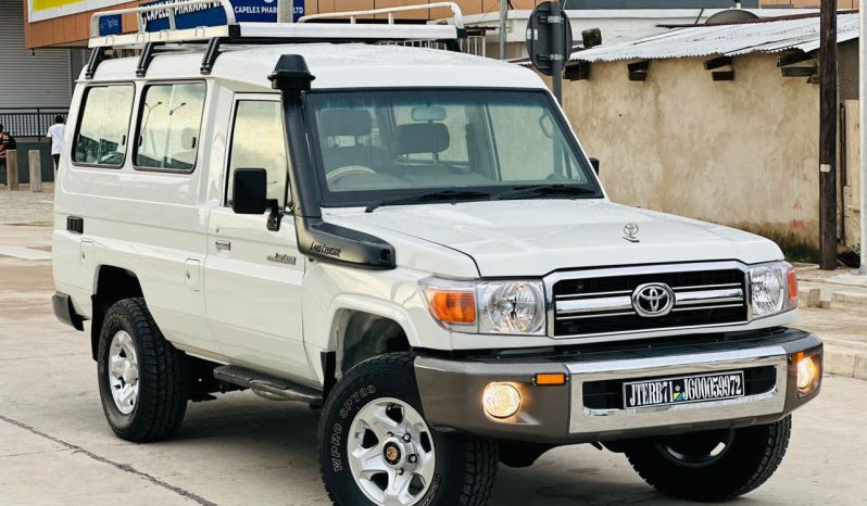 
toyota land cruiser hardtop in tanzania full									