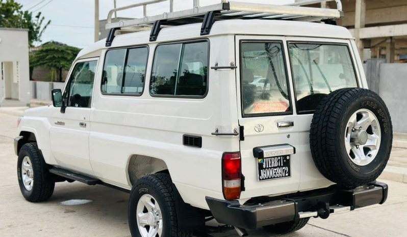 
toyota land cruiser hardtop in tanzania full									